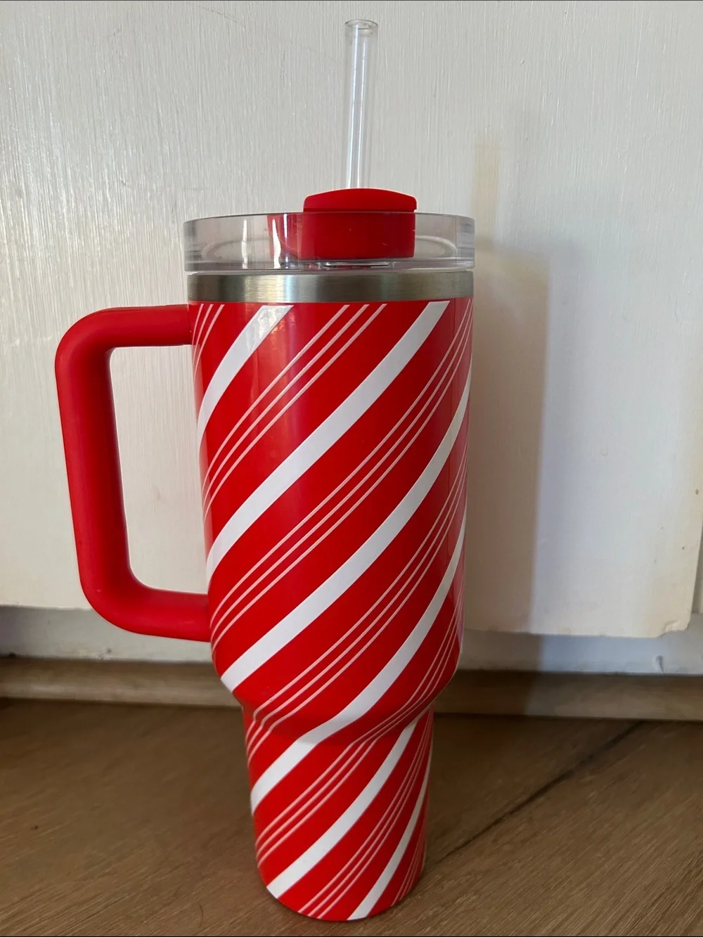 Stanley Quencher FlowState Target Exclusive Red and White Candy-Stripe Insulated